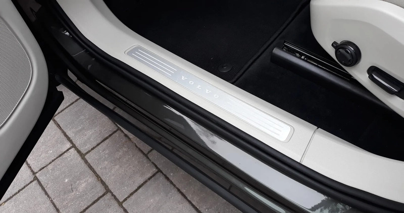 Volvo XC 60 cena 149990 przebieg: 79600, rok produkcji 2018 z Radzymin małe 497